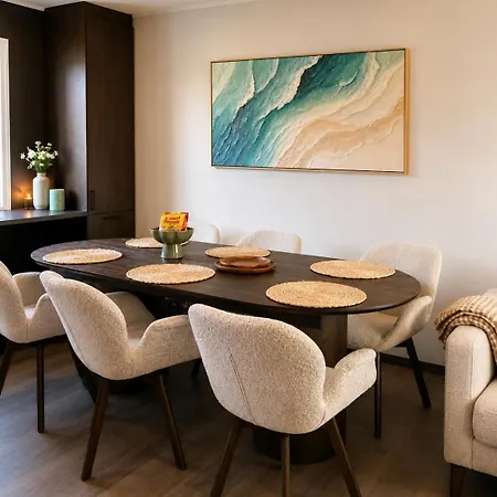 Modern Lofoten - 4br - 8 Guests - 2 Baths *