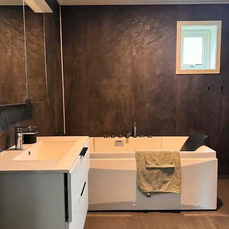 Willa Modern Lofoten - 4br - 8 Guests - 2 Baths *